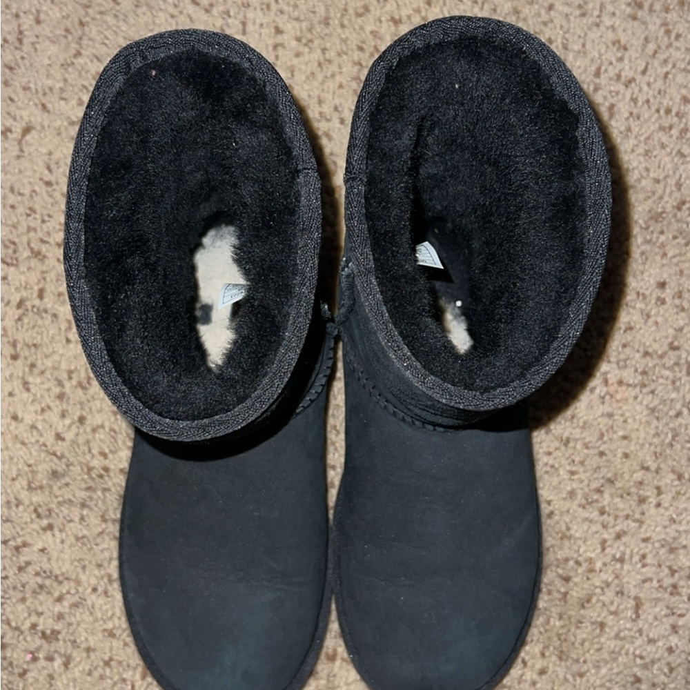 Uggs - Picture 6 of 6